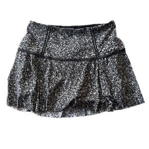 Lululemon Lost In Pace Skirt Daisy Dust Alpine White Black Size 4